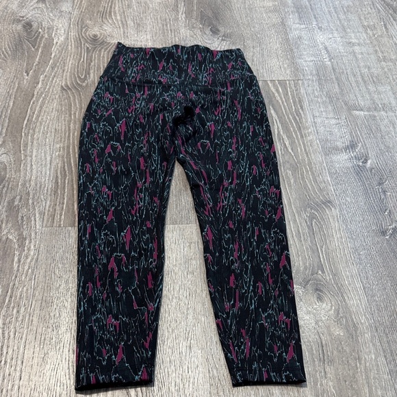 lululemon athletica Black and Pink Leggings size 2 - Picture 1 of 2